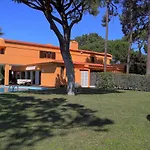 Casa Da Palmeira, Pool & Soccer Pitch * ヴィラモウラ