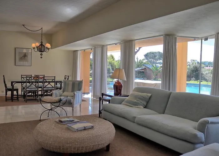 Casa Da Palmeira, Pool & Soccer Pitch * فيلامورا