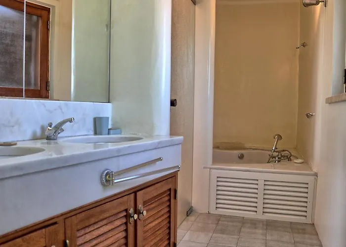 Casa Da Palmeira, Pool & Soccer Pitch