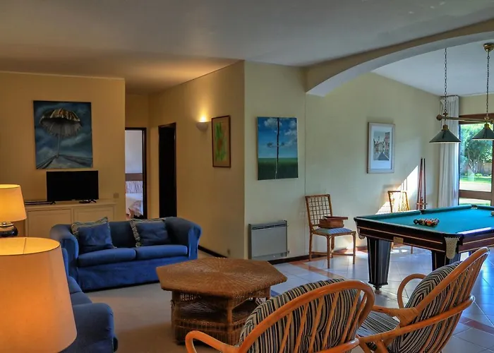 Casa Da Palmeira, Pool & Soccer Pitch * فيلامورا